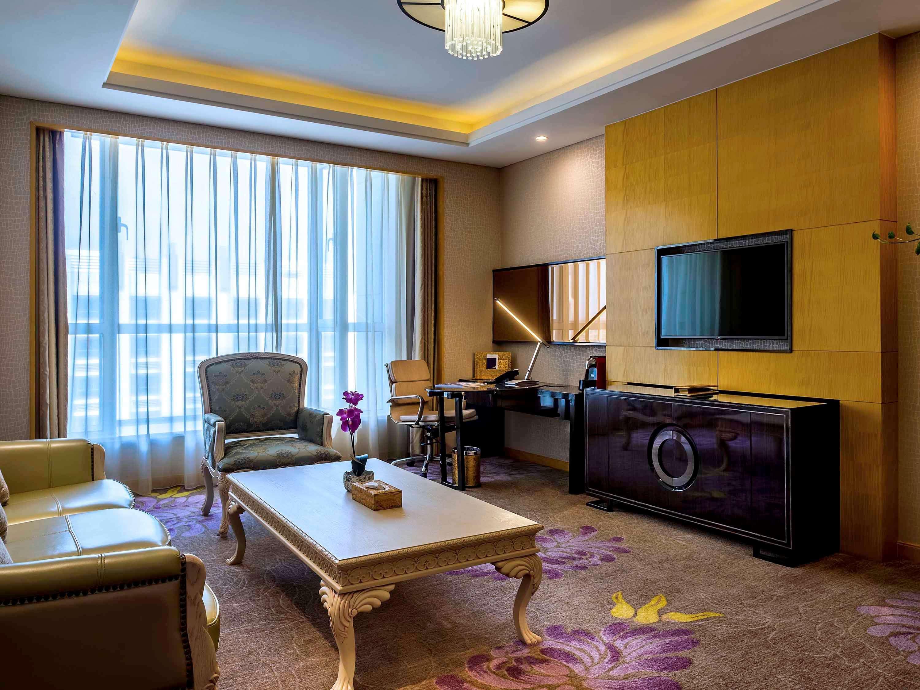 Отель Pullman Qingdao Ziyue Экстерьер фото
